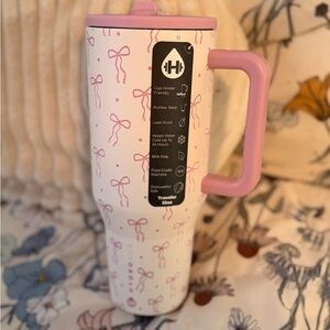 ✨ HydroJug 32oz Traveler – “Pretty Please” Pattern ✨